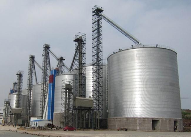 伊宁市大型钢板库构造参数及水泥储存质量